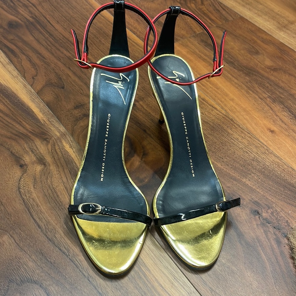 Giuseppe Zanotti 37